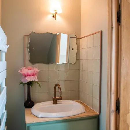 Chez Agnes Bed & Breakfast Pont-Évêque